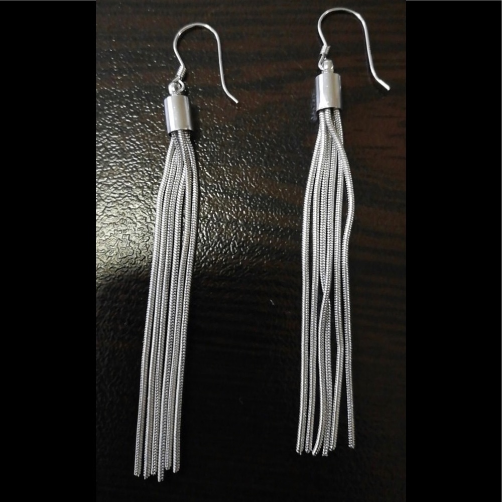 FREE SHIPPING- Silver tassel earrings 🌺